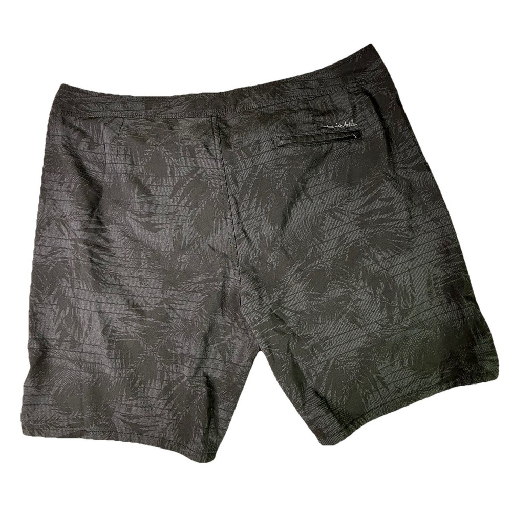 Travis Matthew Board Shorts Mens 42 Black Palm Tree Swim Trunks Zipper Pocket - Picture 2 of 14